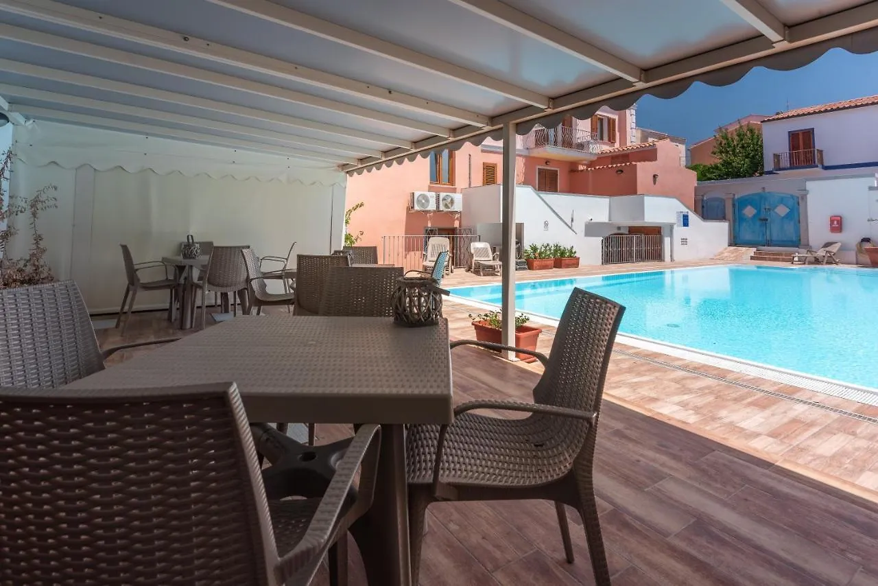 Relaxing Cristal Bedroom Apartment Sleeps 5 Num1500 Santa Teresa Gallura